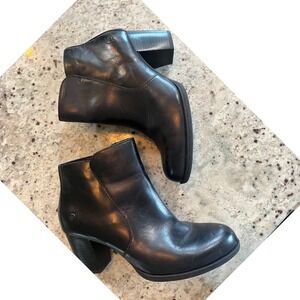 Born Black Leather Ankle Boots Block Heel Side Zip Booties Womens Size 7